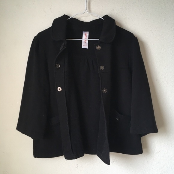 Boxy Black Coat - Picture 4 of 7